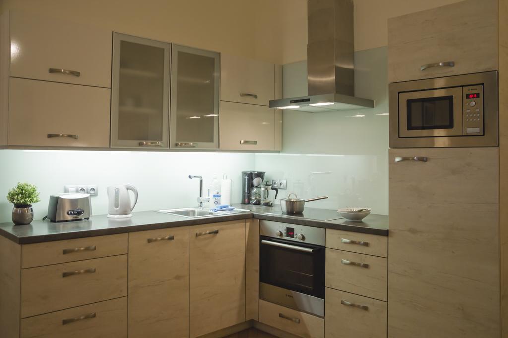 Modern Apartment Vsehrdova Praga Esterno foto