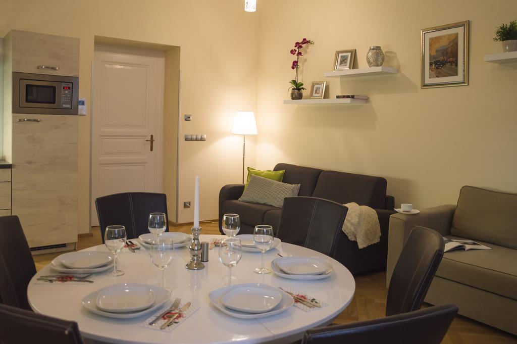 Modern Apartment Vsehrdova Praga Esterno foto