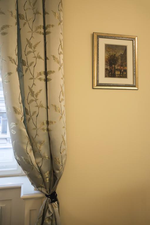Modern Apartment Vsehrdova Praga Esterno foto