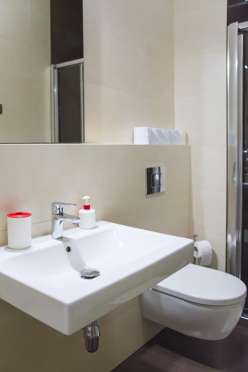 Modern Apartment Vsehrdova Praga Esterno foto