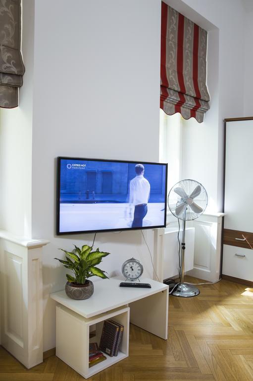Modern Apartment Vsehrdova Praga Esterno foto